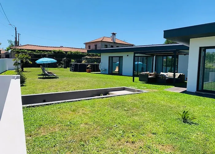 Villa With Private Pool In Neiva, 150 M² *