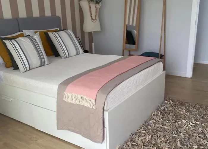 Villa With Private Pool In Neiva, 150 M² Nyaraló