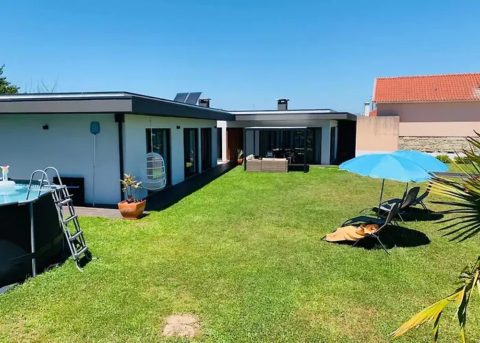 Villa With Private Pool In Neiva, 150 M² *