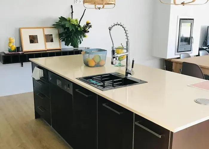 Villa With Private Pool In Neiva, 150 M² Nyaraló