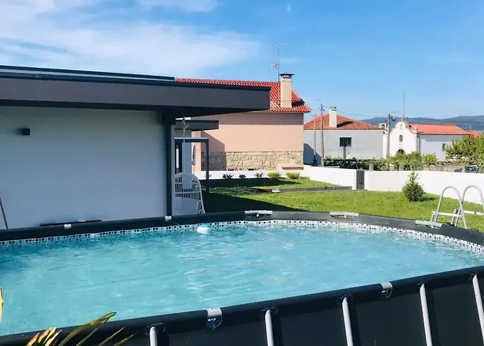 Villa With Private Pool In Neiva, 150 M² Nyaraló *